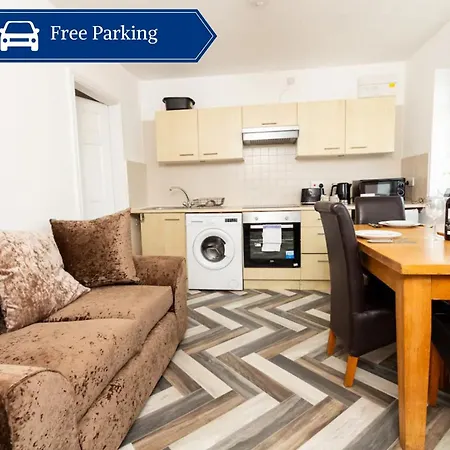 Cosy & Compact Apartment In Swinton Manchester Exterior photo