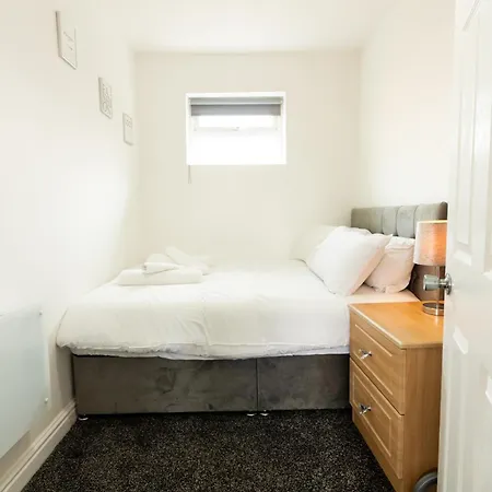 Cosy & Compact Apartment In Swinton Manchester Exterior photo