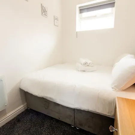 Cosy & Compact Apartment In Swinton Manchester Exterior photo