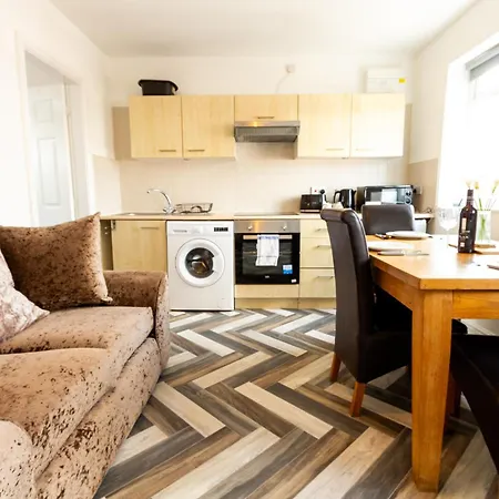 Cosy & Compact Apartment In Swinton Manchester Exterior photo