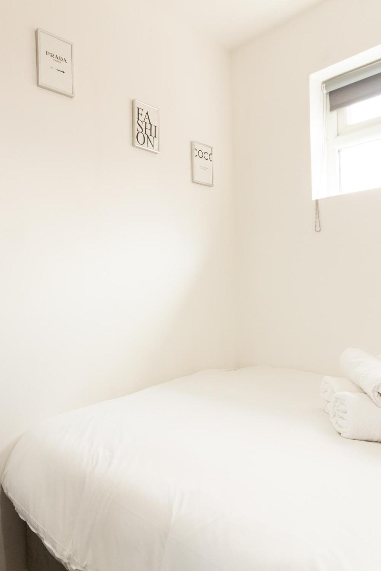 Cosy & Compact In Swinton Apartment Manchester