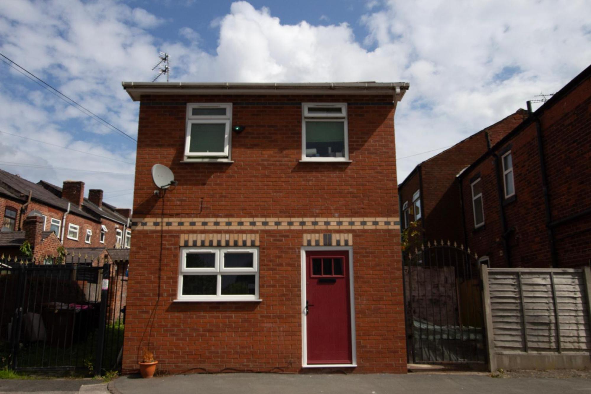 Cosy & Compact In Swinton * Manchester